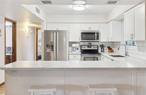 Cave Creek Haus | Desert Escape for Families & Friends – 3BR with Games, Hot Tub & Outdoor Dining