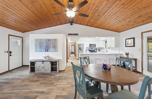 Cave Creek Haus | Desert Escape for Families & Friends – 3BR with Games, Hot Tub & Outdoor Dining