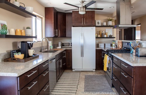 Joshua Tree Haus | Casa Tomas Near Park, Fire Pit, Views, Pet & Family Friendly.