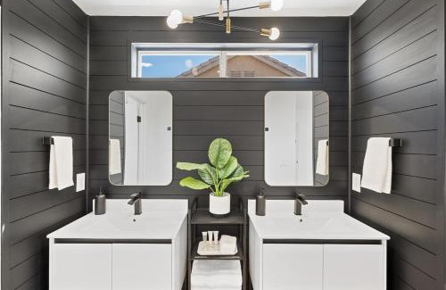 Desert Hot Springs Haus | Desert Oasis-Large Pool & Spa, Firepit, Gameroom, Hammocks