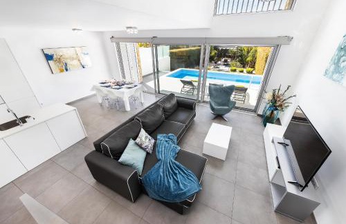 Correeira Haus | Design Villa Pascoal