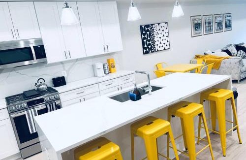 Trinidad Haus | Designer 3BDR Penthouse with Private Rooftop Monument Views Near Popular H Street Corridor Parking Included Free Cancellation