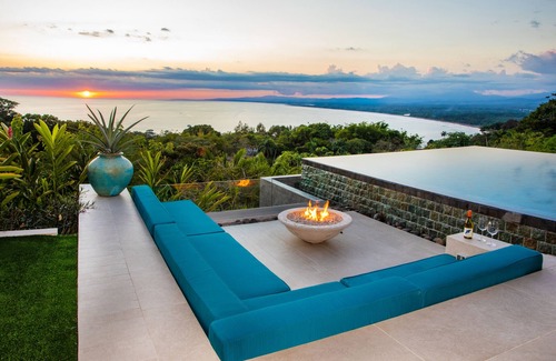 El Cerro Villa | DESIGNER VILLA W/ EXHILARATING OCEAN VIEWS -