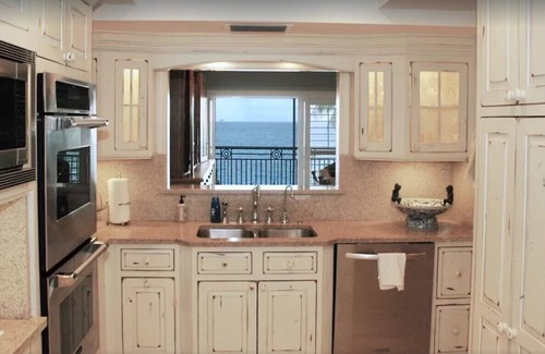 Seven Mile Beach Eigentumswohnung | Atemberaubende 4 Schlafzimmer Ocean Front Condo - Gewünschte Lage am 7 Mile Beach