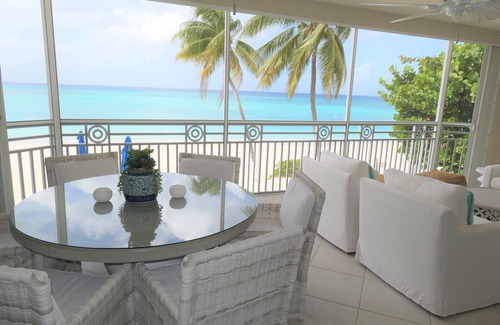 Seven Mile Beach Eigentumswohnung | Atemberaubende 4 Schlafzimmer Ocean Front Condo - Gewünschte Lage am 7 Mile Beach