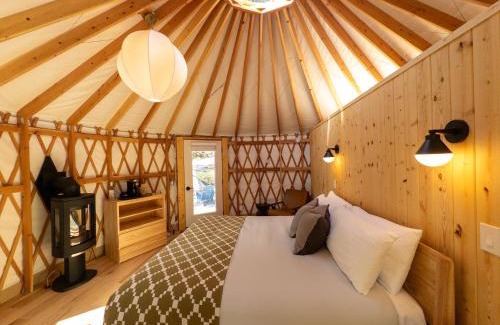 Markleeville Hotel | Desolation Hotel Hope Valley