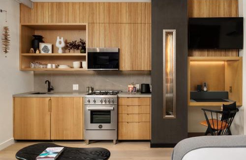 Lakeside Park Hotel | Desolation Hotel