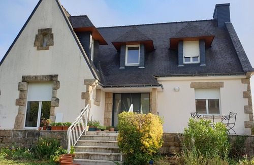 Landevant Wohnung | Detached family apartment on the first floor of a house with garden