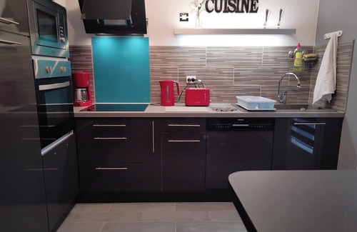 Noisiel Haus | Detached house with garden. Between Paris & Disney. Wi-Fi & Break fast Free