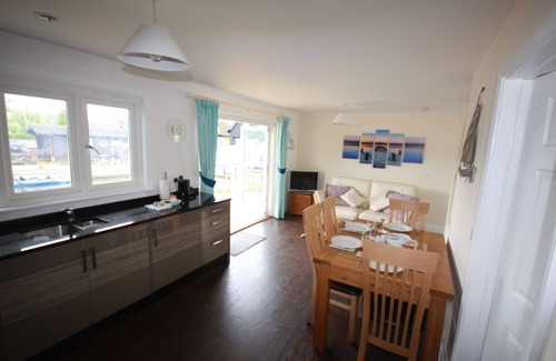 Horning Haus | Freistehendes Ferienhaus am Fluss, zentrale Lage in Norfolk Broads, Horning