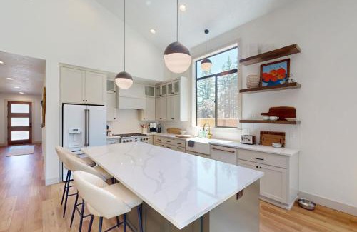 Detroit Haus | Detroit Lake Hideaway