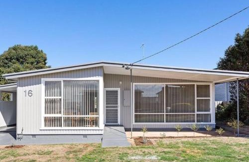 Devonport Haus | Devonport's Relax at Manning