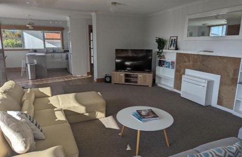 Devonport Haus | Devonport's Relax at Manning
