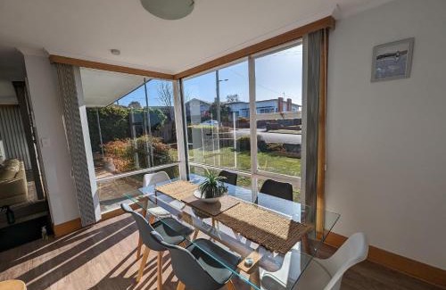Devonport Haus | Devonport's Relax at Manning