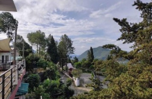 Bhagtpura Wohnung | Dew Drops Homestay, on the green hills of Nainital, Uttarakhand, India.
