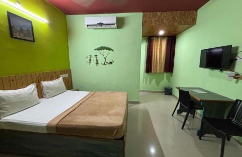 Mahabalipuram Beach Haus | Dhanalakshmi Guests House