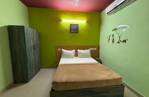 Mahabalipuram Beach Haus | Dhanalakshmi Guests House