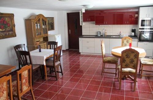 Bukkszek Haus | Diófa Vendégház