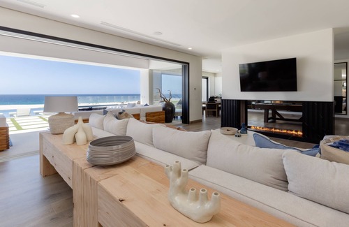 Los Cabos Haus | Diamante Stunner-Brand New Modern Beach House in Cabo San Lucas
