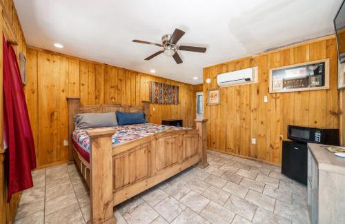 Murfreesboro Haus | Diamond River Run Cabin Sleeps