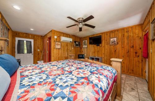 Murfreesboro Haus | Diamond River Run Cabin Sleeps