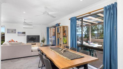 Tanilba Bay Haus | Diggers Drive No11