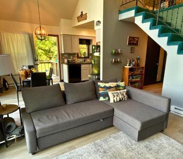 Roach Haus | Digital Detox Cabin Near Boat Ramp