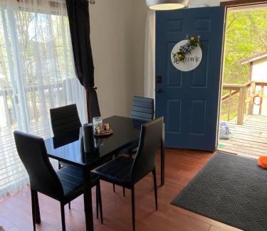 Roach Haus | Digital Detox Cabin Near Boat Ramp