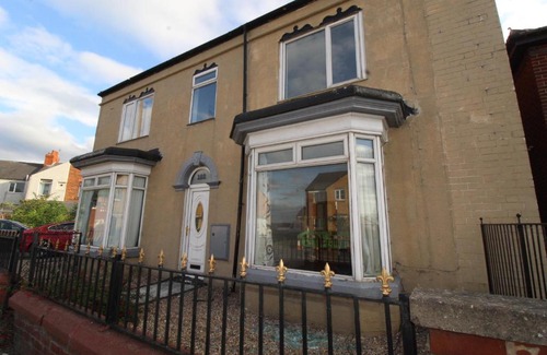 Dinnington Haus | Dinnington House Dinnington by Smart Corporate Stays