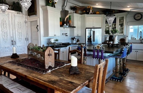 Boardwalk Haus | DIRECT BEACH FRONT/4 BED RM/3.5 BATH: 1/2 MILE WALK TO FLAGLER AVE/SLEEPS 11