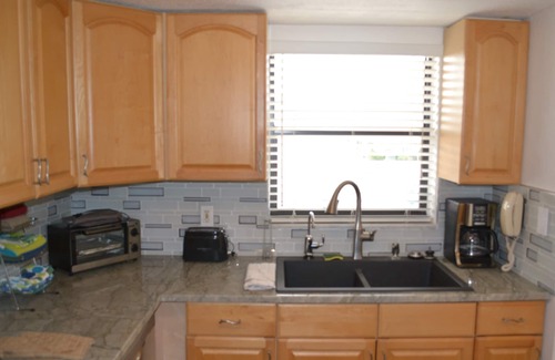 Daytona Beach Shores Eigentumswohnung | Ocean Front, Super Clean, 1 Auto Garage, tolle Kritiken, gemütlich und in der Nähe