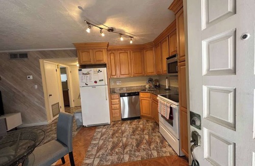 Cocoa Beach Eigentumswohnung | Direct Ocean Complex Diplomat 220-7