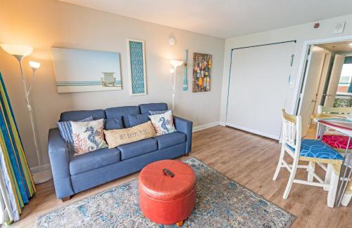 Myrtle Beach Wohnung | Direct Oceanfront at Sandcastle South with Pools!