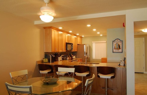 Cocoa Beach Eigentumswohnung | DIRECT OCEANFRONT NOW RENTING SUMMER FALL AND WINTER! BEAUTIFUL OCEANFRONT VIEW!