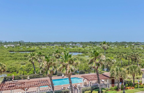 Beverly Beach Eigentumswohnung | Direct Oceanfront Luxurious Condo Updated!