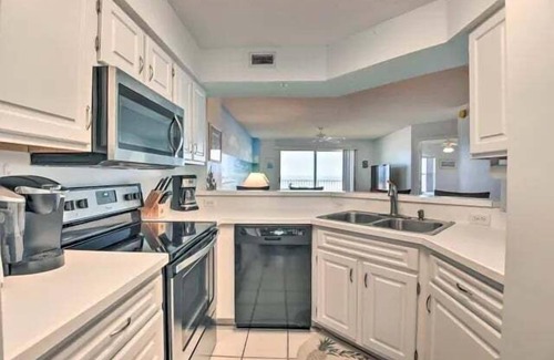 Seawinds Condo Eigentumswohnung | Direct oceanfront Ormond Beach condo with private balcony, heated pool and garage