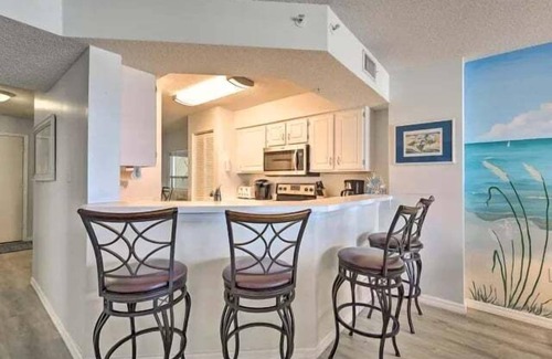 Seawinds Condo Eigentumswohnung | Direct oceanfront Ormond Beach condo with private balcony, heated pool and garage