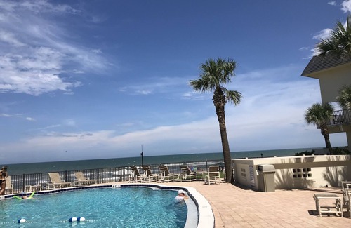 Ormond Beach Eigentumswohnung | Direct Oceanfront 2 Schlafzimmer Wohnung, (WiFi)