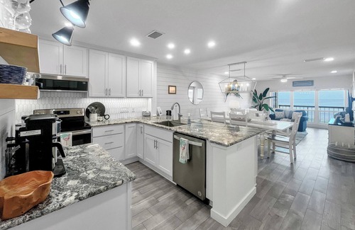 Vilano Beach Eigentumswohnung | NEUE AUFLISTUNG! Neuwertig, DIRECT Oceanfront, Vilano Bch, 7 Minuten zur Innenstadt von St. Aug.