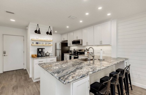 Vilano Beach Eigentumswohnung | NEUE AUFLISTUNG! Neuwertig, DIRECT Oceanfront, Vilano Bch, 7 Minuten zur Innenstadt von St. Aug.