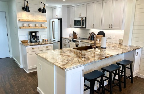 Vilano Beach Eigentumswohnung | DIRECT Oceanfront, High-End Luxury! 2BR/2BA, 7 mins to downtown St. Augustine!