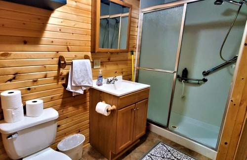 Wheatland Kabine | Directly next door to Lucas Oil Speedway in Wheatland MO.