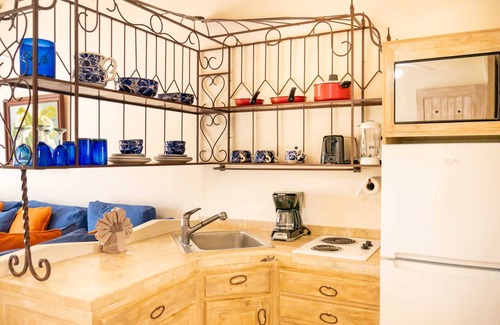 Colonia El Progreso Villa | Disconnect and Recharge in Spacious Villa