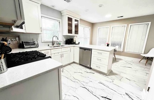 Lawrenceville Haus | Gemütlicher und moderner Aufenthalt in ATL