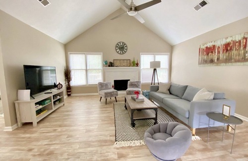 Lawrenceville Haus | Gemütlicher und moderner Aufenthalt in ATL