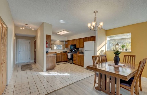 Northeast Reno Haus | *May Special* Skyline Escape~Reno~UNR~Tahoe