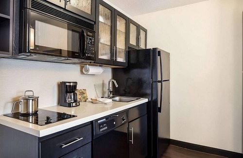 Linthicum Heights Haus | Discover Baltimore's Best Spots, 2 Cozy Units With Kitchens, Pets Allowed!