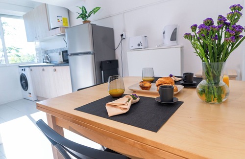 Linda-a-Velha Wohnung | Discover Belém with Comfort and Tranquility