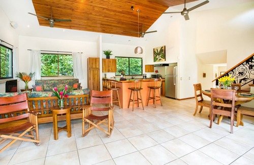 Valle Pura Vida Haus | Entdecken Sie Ihre private und entspannende Dschungel-Oase - Casa Gina