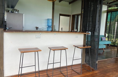 Puerto Jimenez Haus | Disfruta de un acogedor bungalow con vistas al Golfo Dulce rodeado de naturaleza